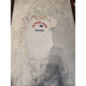 New England Patriots NFL Football Team Apparel Creeper Shirt Size 18 Months Body